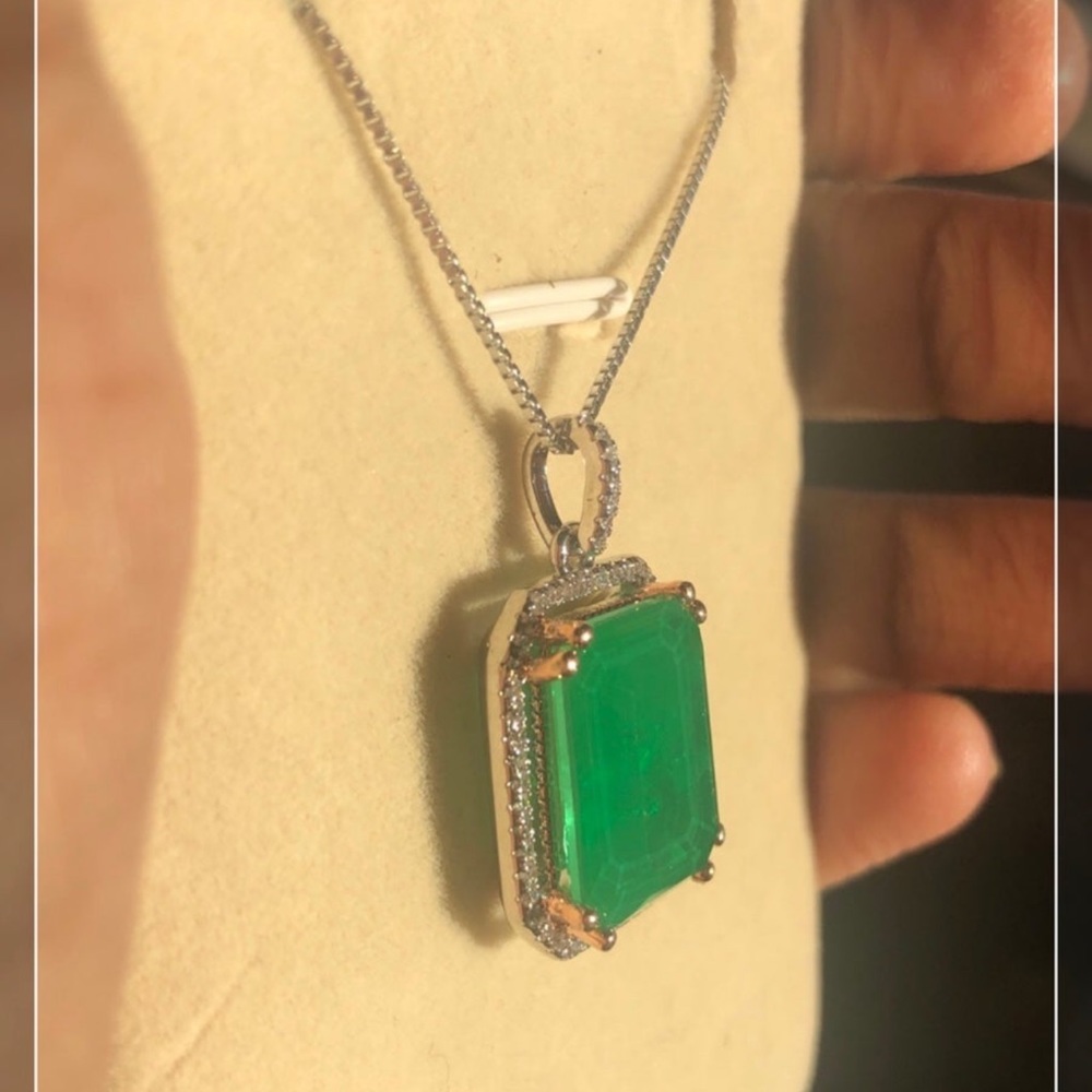 Gorgeous 3CT emerald square silver pendant necklace - Picture 11 of 13